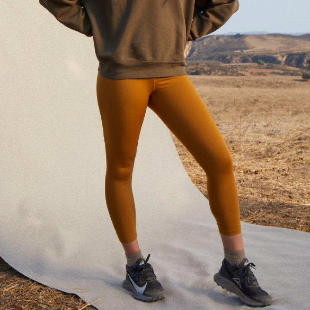 Girlfriend Collective Legging in Saddle